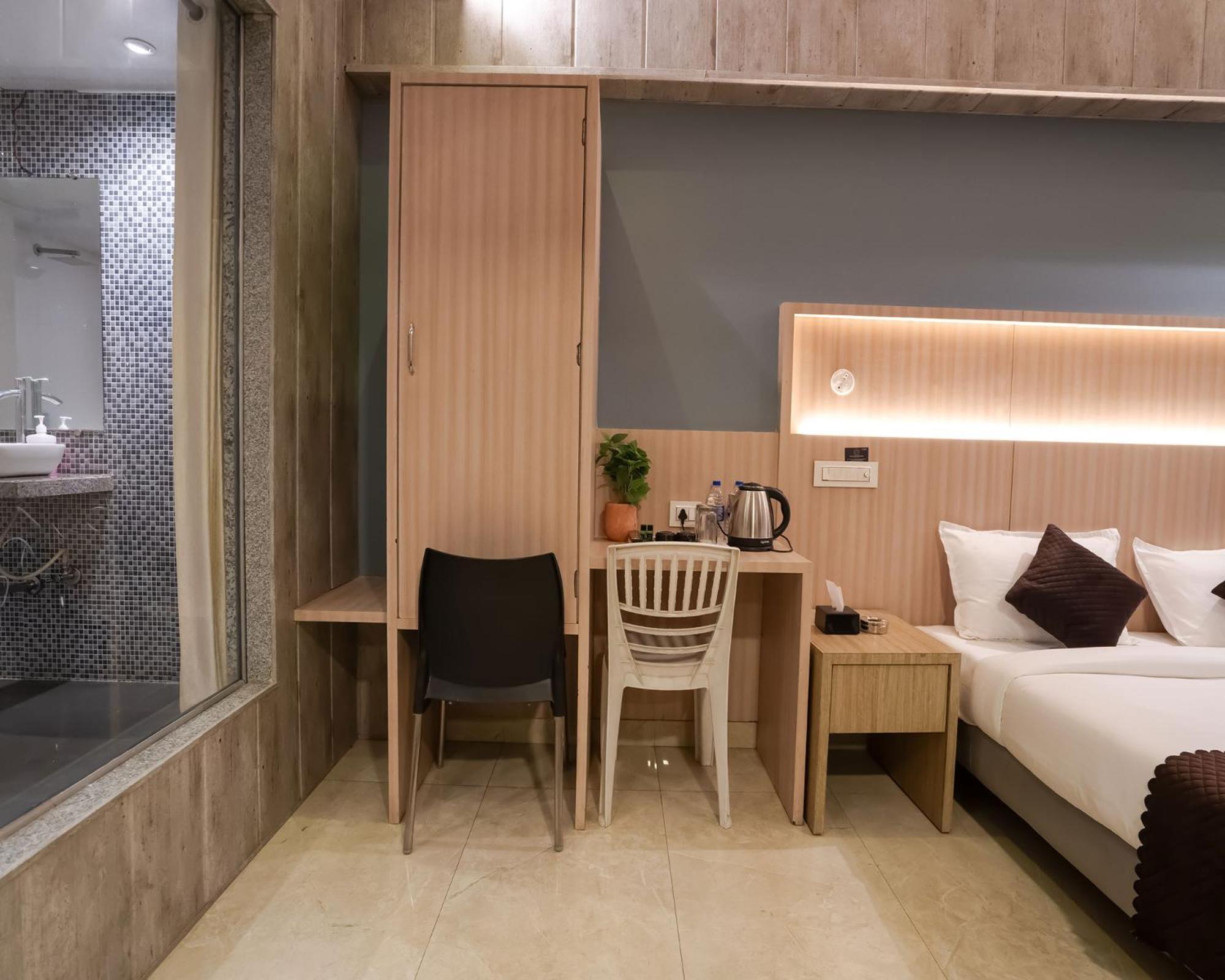 Hotel Grand Seasons- Нави Мумбаи Экстерьер фото