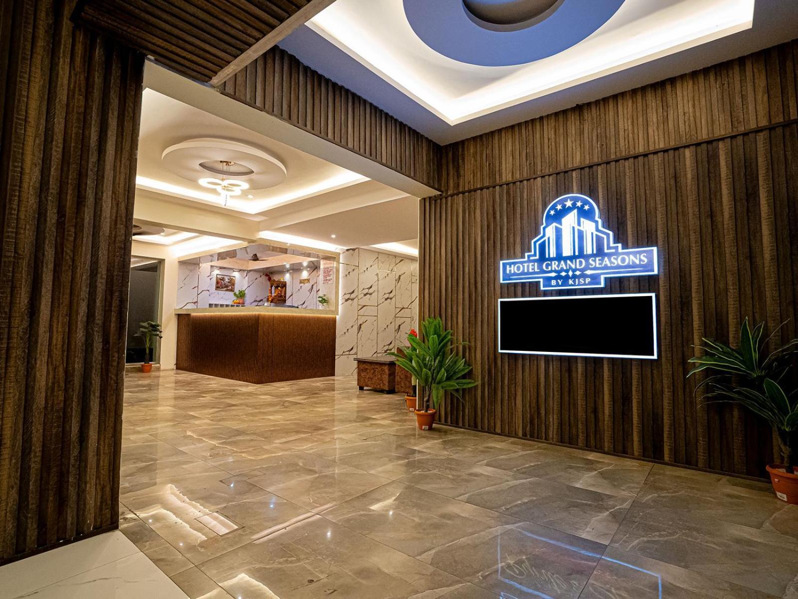 Hotel Grand Seasons- Нави Мумбаи Экстерьер фото